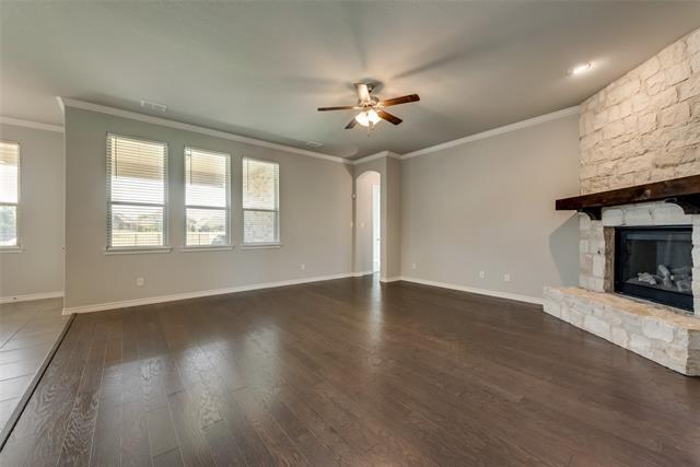 Foto del edificio - 9408 Lakeway Dr