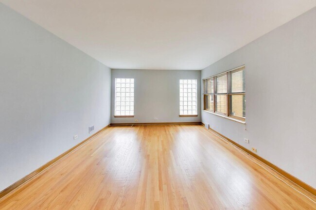 Foto del edificio - 3024 S Harlem Ave