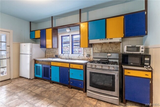 Foto del edificio - 107 Hawley St