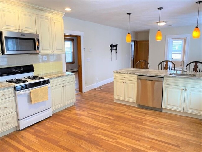 Building Photo - 169 Harvard St