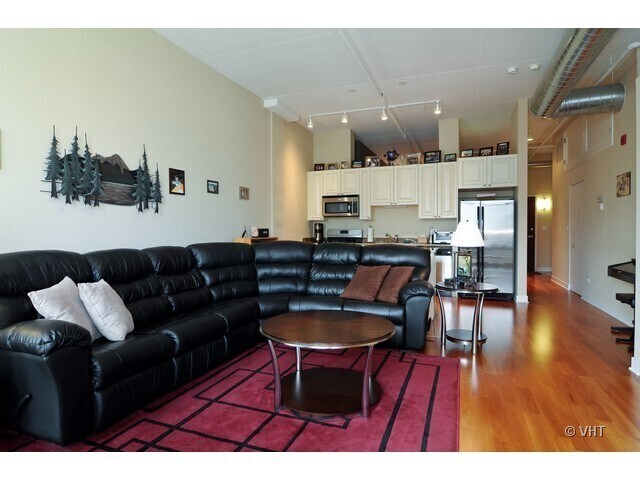 Foto del edificio - 750 W Fulton St