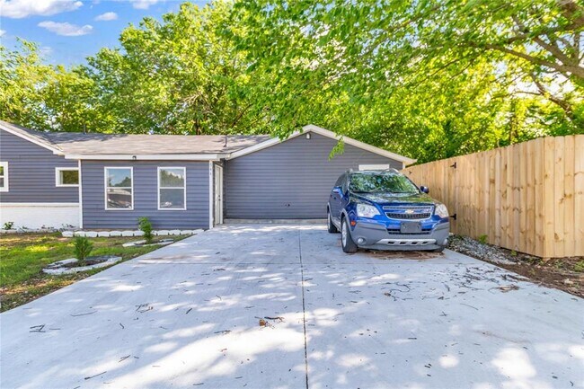 Foto del edificio - 544 N Elm Ave