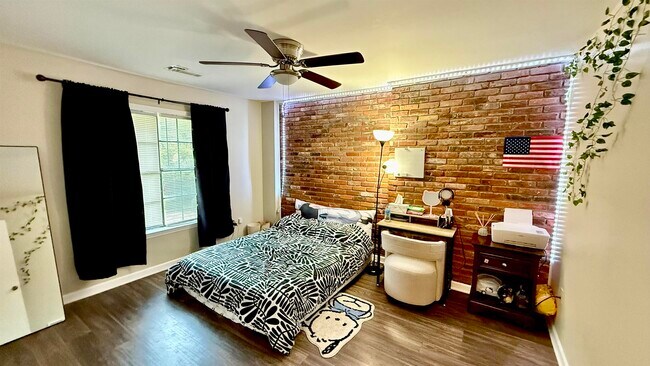 Foto del edificio - 379 Dove Valley Rd