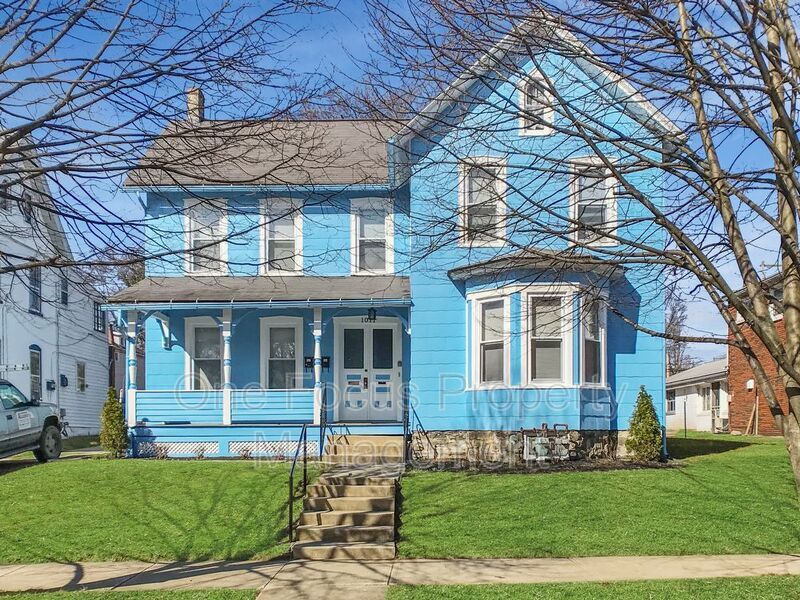 Primary Photo - 1011 Baldwin St