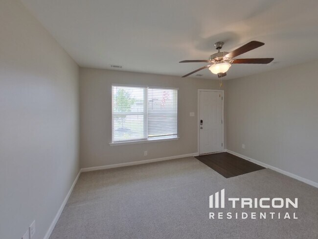 Building Photo - 3412 Vedette Ln