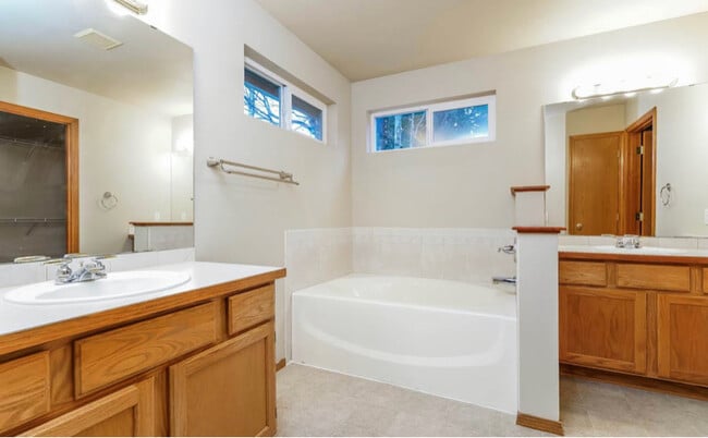 Building Photo - 13002 73rd Ave E