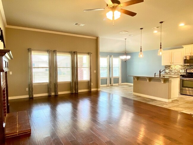 Foto del edificio - Deer Creek 3 Bed, 2 Bath with an Office