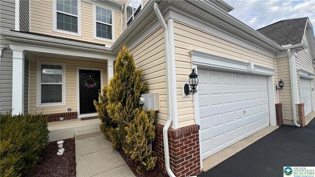 Foto del edificio - 8536 Mayfair Ct