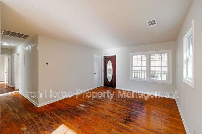 Foto del edificio - 414 W Richland Ave