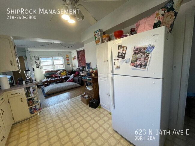 Foto del edificio - 623 N 14th Ave E