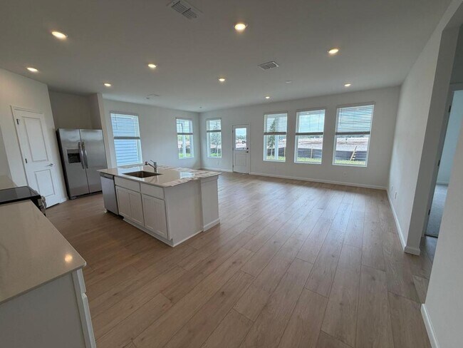 Foto del edificio - 4371 Vibernum Ave