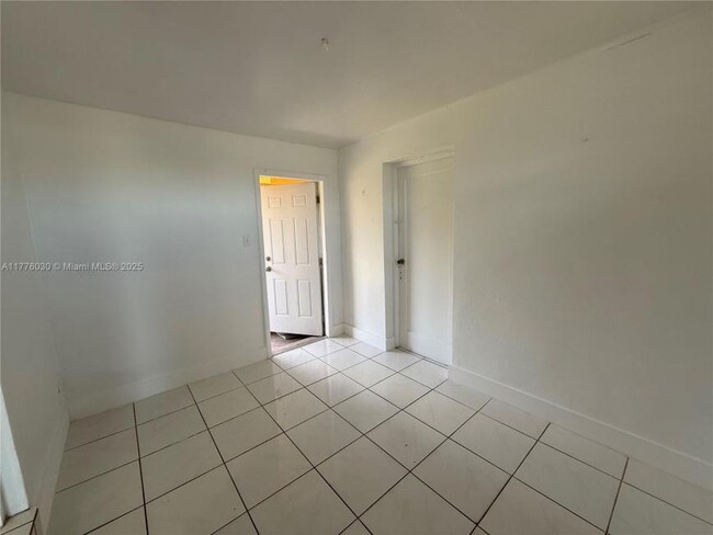Foto del edificio - 2 bedroom in Hollywood FL 33023
