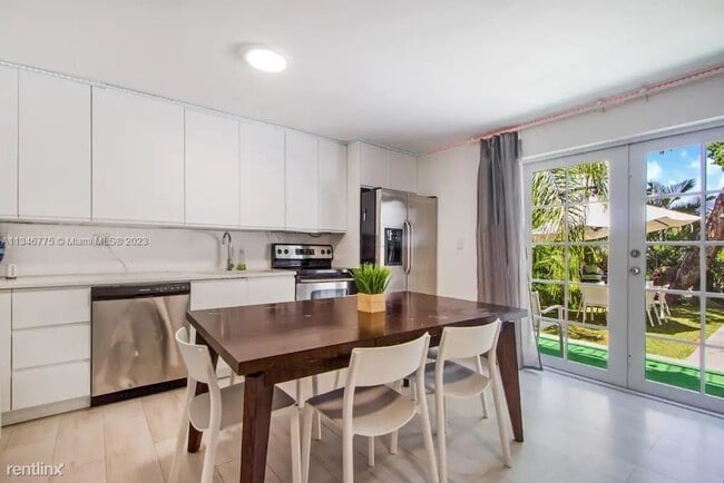 Building Photo - 3 br, 3.5 bath House - 846 Michigan Ave Fu...