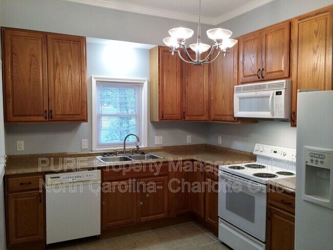 Photo - 179 Booker Dr SW House