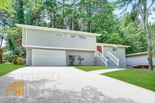 Building Photo - 2305 Verna Dr