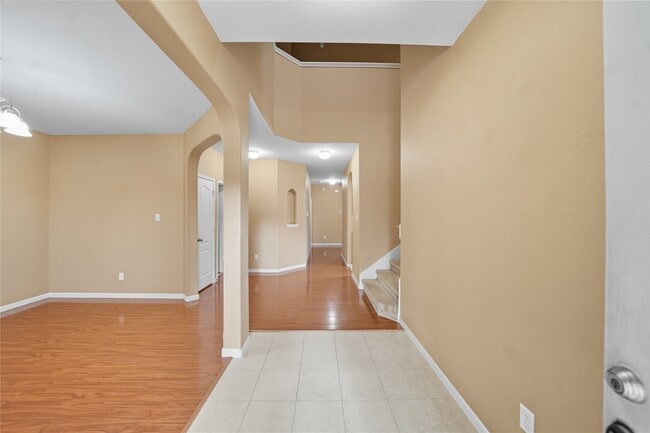 Building Photo - 15206 Bartlett Landing Dr