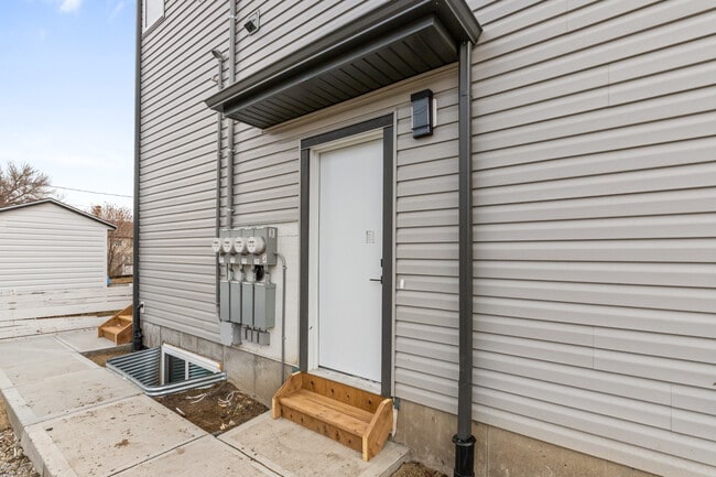 Building Photo - 16006-16103 103 Ave NW