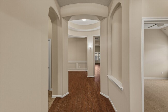 Building Photo - 10906 Angel Lake Dr