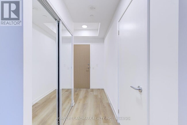 Building Photo - 395 Square One Dr