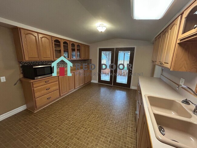 Building Photo - 612 Alice Dr
