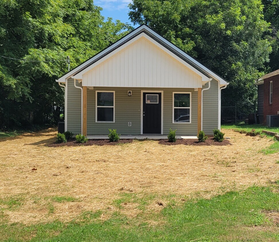 132 S Elmwood St, Knoxville, TN 37914 House Rental in Knoxville, TN