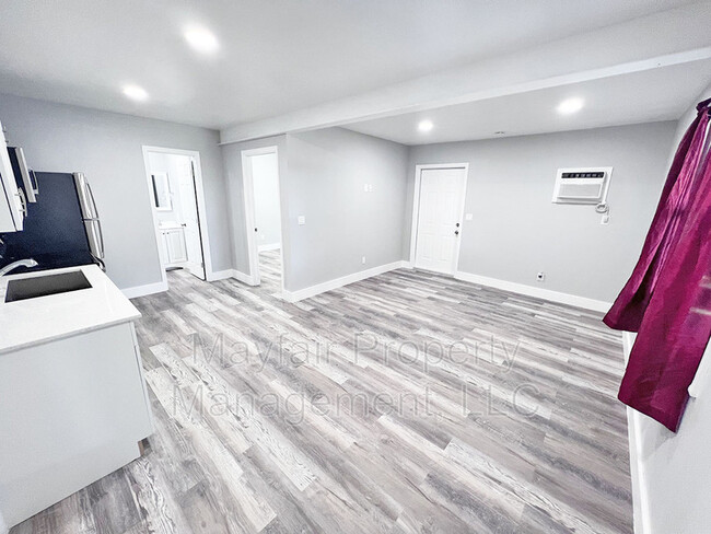 Foto del edificio - 1390 Riverland Rd