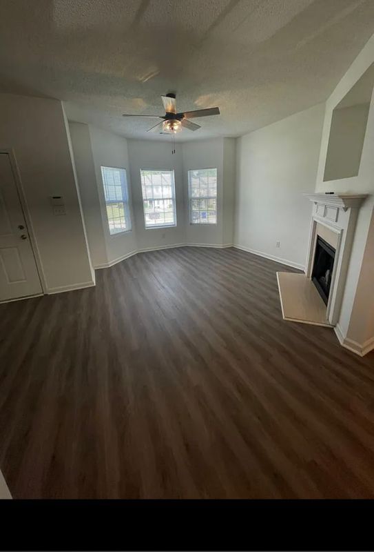 Foto del edificio - 8490 Oakley Cir