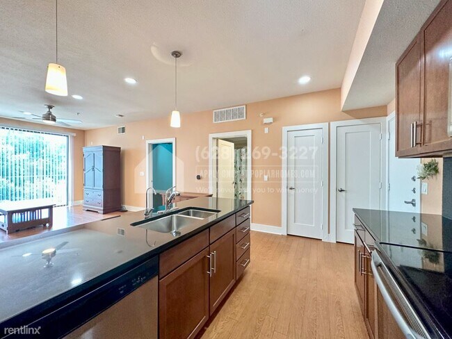 Foto del edificio - 2 br, 2 bath Condo - 3016 Guadalupe Street...