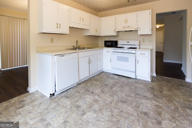 Building Photo - 2098 Walden Park Drive