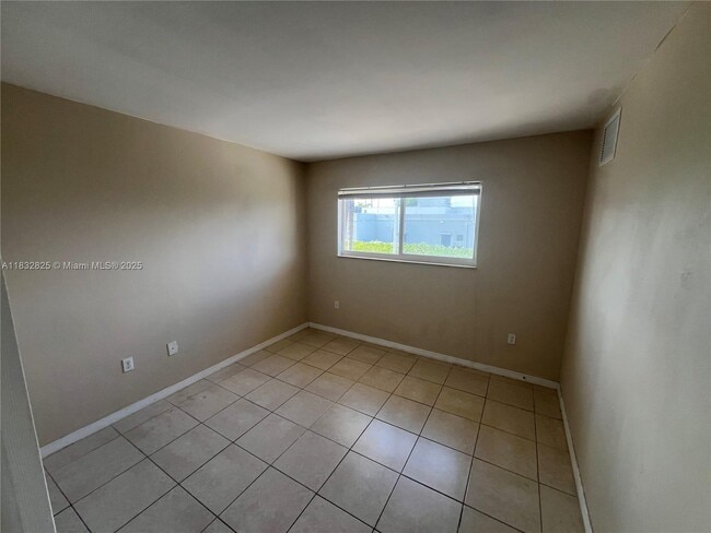 Building Photo - 14500 SW 88th Ave