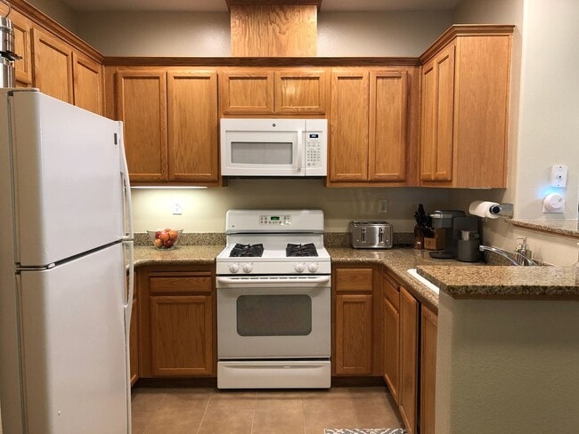 Foto del edificio - DUBLIN RANCH THE TERRACES 4th Floor 3br. 2ba., Gated Underground Parking!