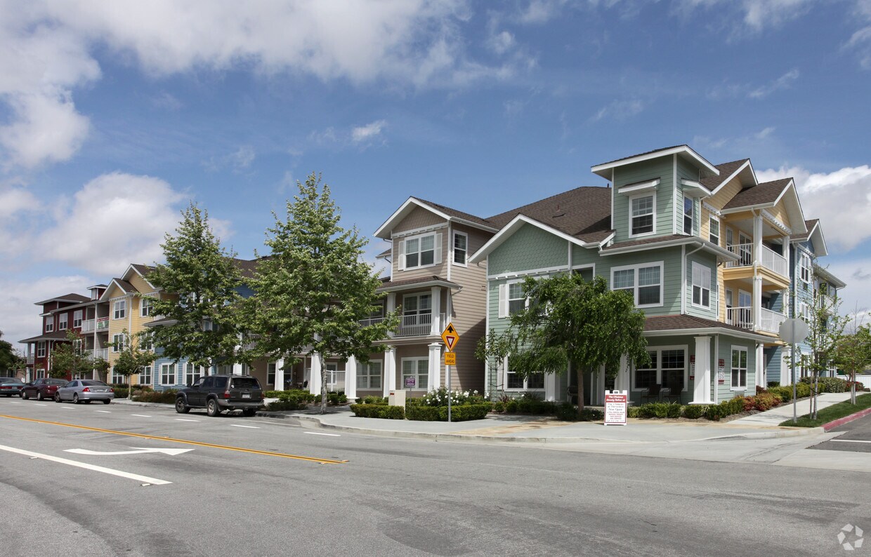 Chateau at Harveston Apartments in Temecula, CA