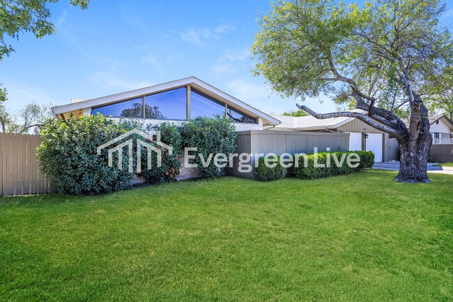 Foto del edificio - 274 Meadow Path Dr