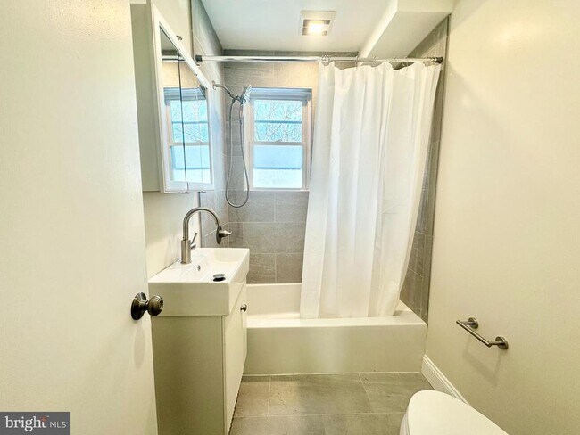 Foto del edificio - 362 Ripka St