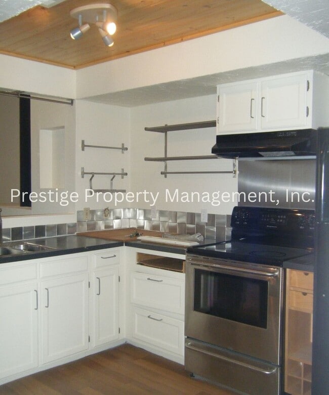 Uniquely Designed Floor-plan!! - Uniquely Designed Floor-plan!! House