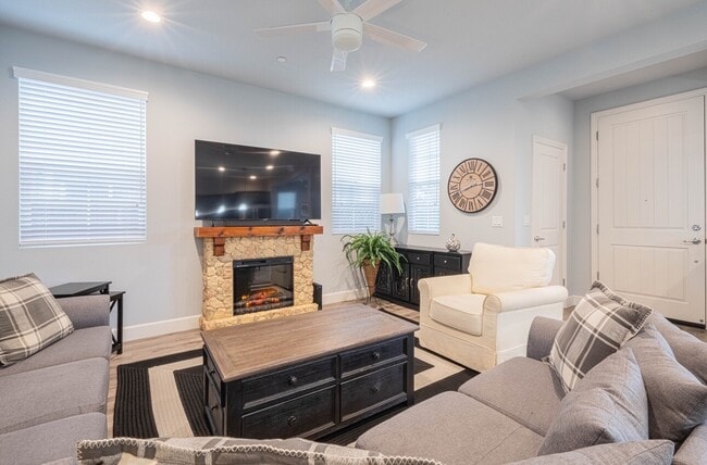 Foto del edificio - 588 Rosa Monte Wy