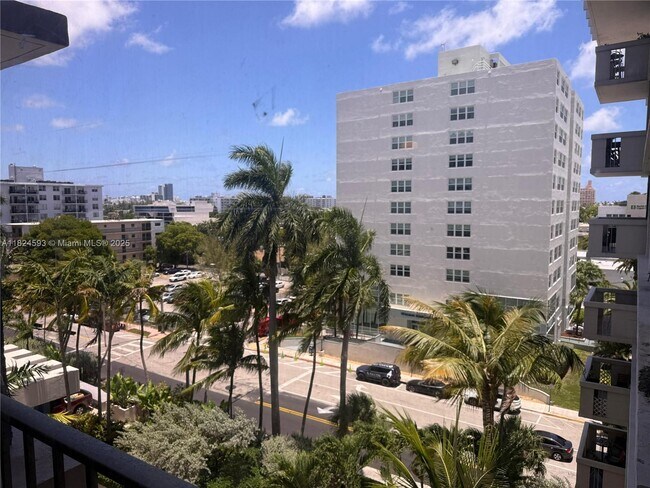 Building Photo - 800 West Ave