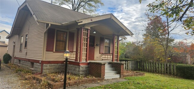 Building Photo - 8161 Orchard St
