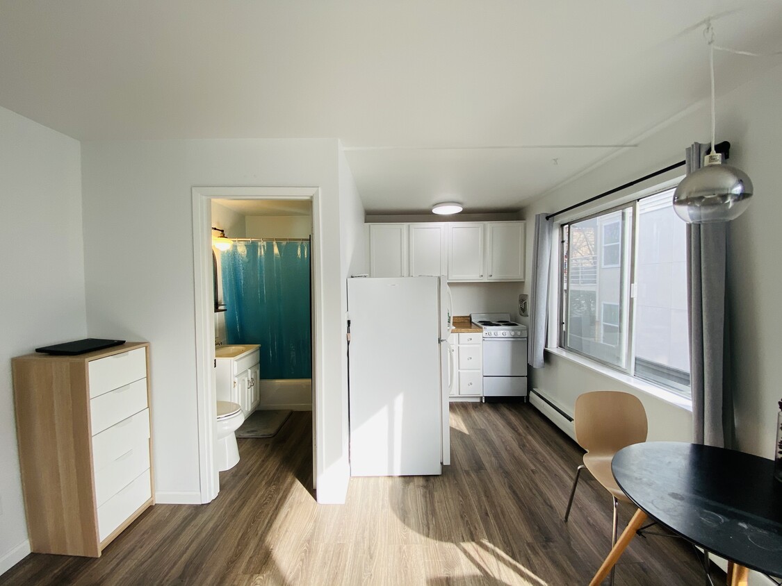 Foto principal - 523 E Denny Way