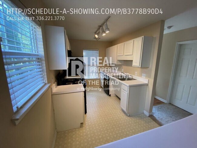 Foto del edificio - 3389 Hyde Place Cir