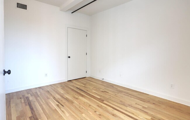 Building Photo - 505 4th St