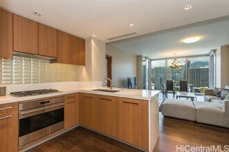 Building Photo - 1555 Kapiolani Blvd