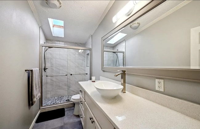 Foto del edificio - 5634 Clay St