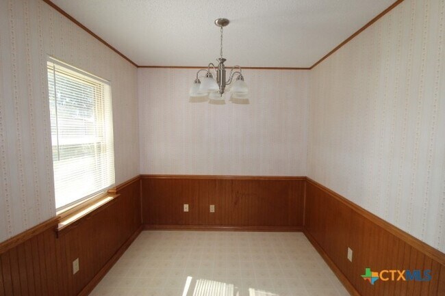 Foto del edificio - 1606 Hughes Ave