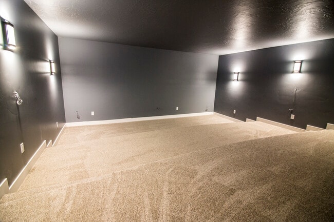 Building Photo - 8675 N Shadow Creek Aly