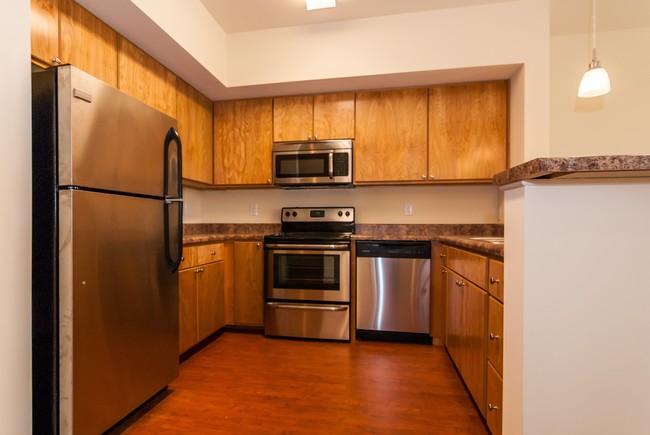 Kitchen - Townhomes at Warwick Place I