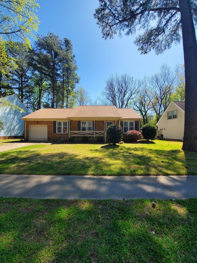 Building Photo - 3812 Sunset Point