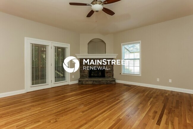Building Photo - 4 Bedroom Pet-Friendly Home in DALLAS, GA with Main Street Renewal