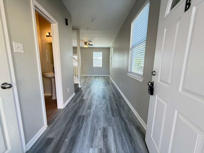 Building Photo - 6427 Waldron Dr