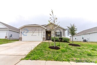 Building Photo - 17805 Shafer Dr
